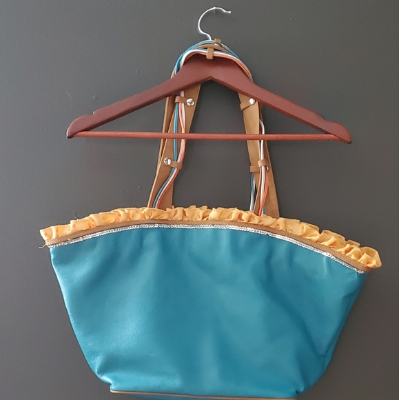 Karmaloop Large Butterfly Tote - Picture 2 of 5